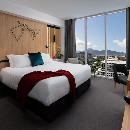 Crystalbrook Bailey Cairns Exterior foto A room at the Hotel