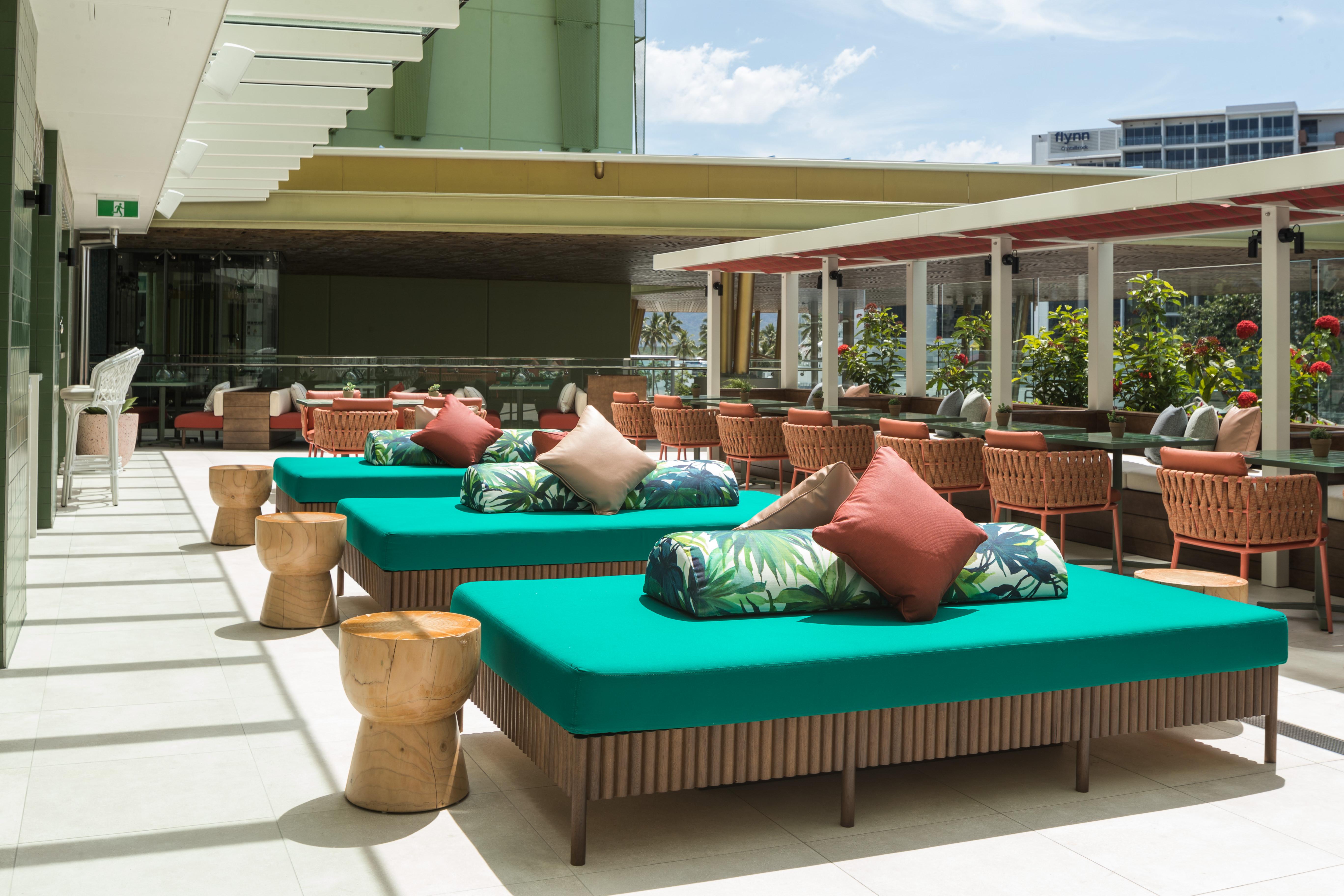 Crystalbrook Bailey Cairns Exterior foto The rooftop bar at the hotel