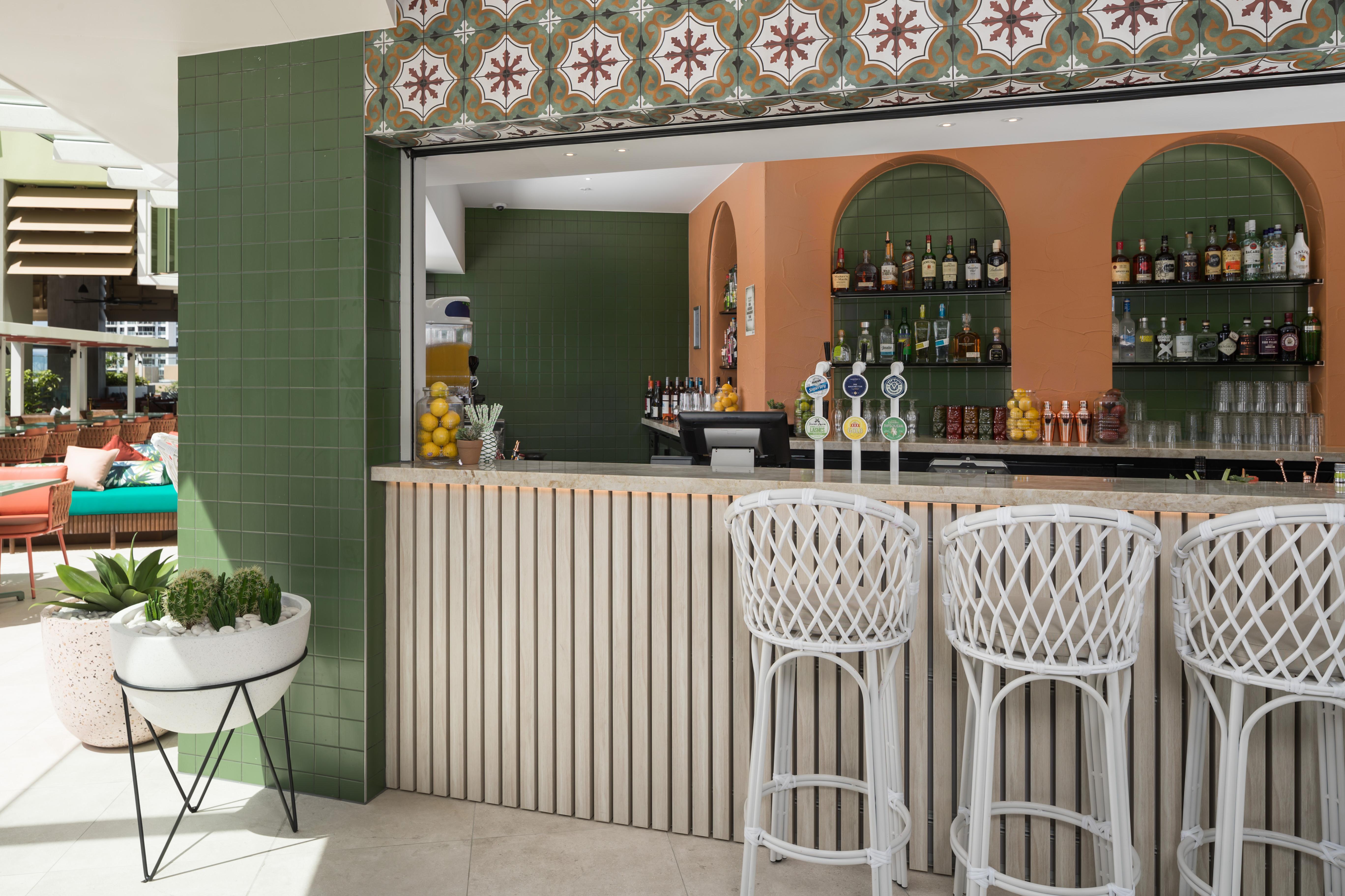 Crystalbrook Bailey Cairns Exterior foto The bar at the hotel