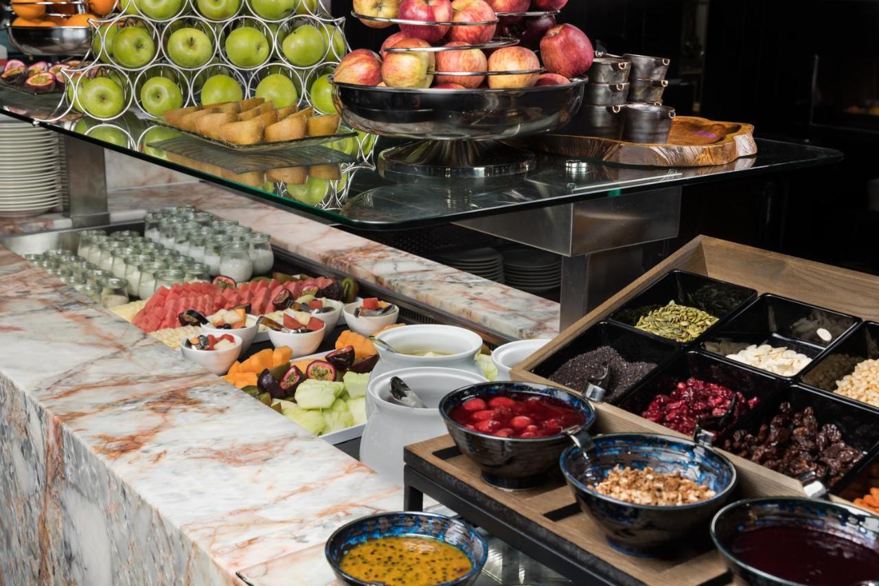 Crystalbrook Bailey Cairns Exterior foto A salad bar
