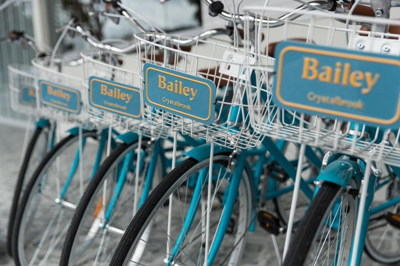 Crystalbrook Bailey Cairns Exterior foto Bicycles for hire at the station
