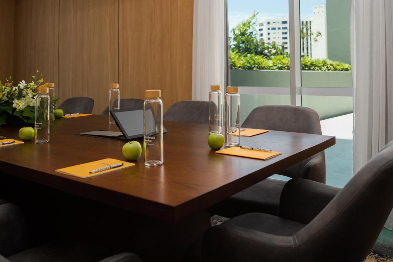 Crystalbrook Bailey Cairns Exterior foto Meeting room at the JW Marriott Hotel, Panama City